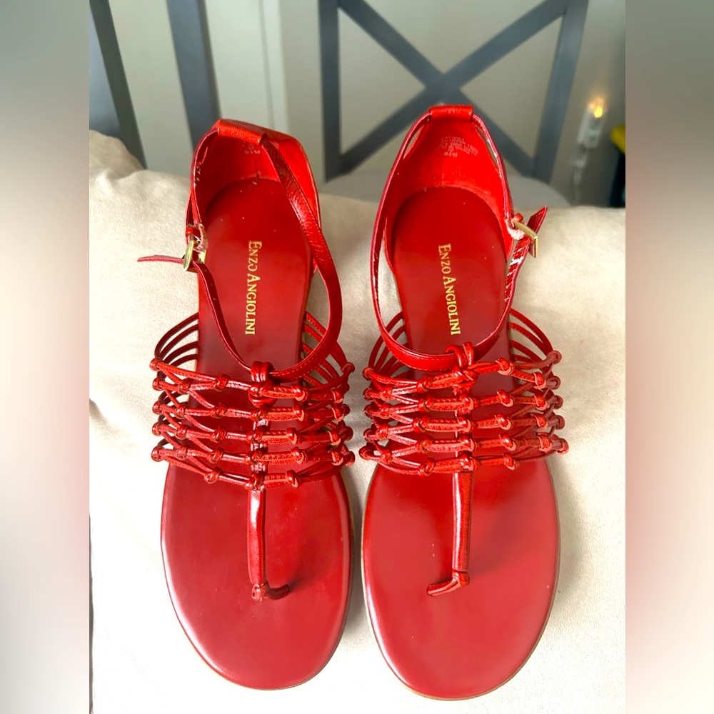 NWT never worn red Enzo Angiolini women’s 9.5 sandals